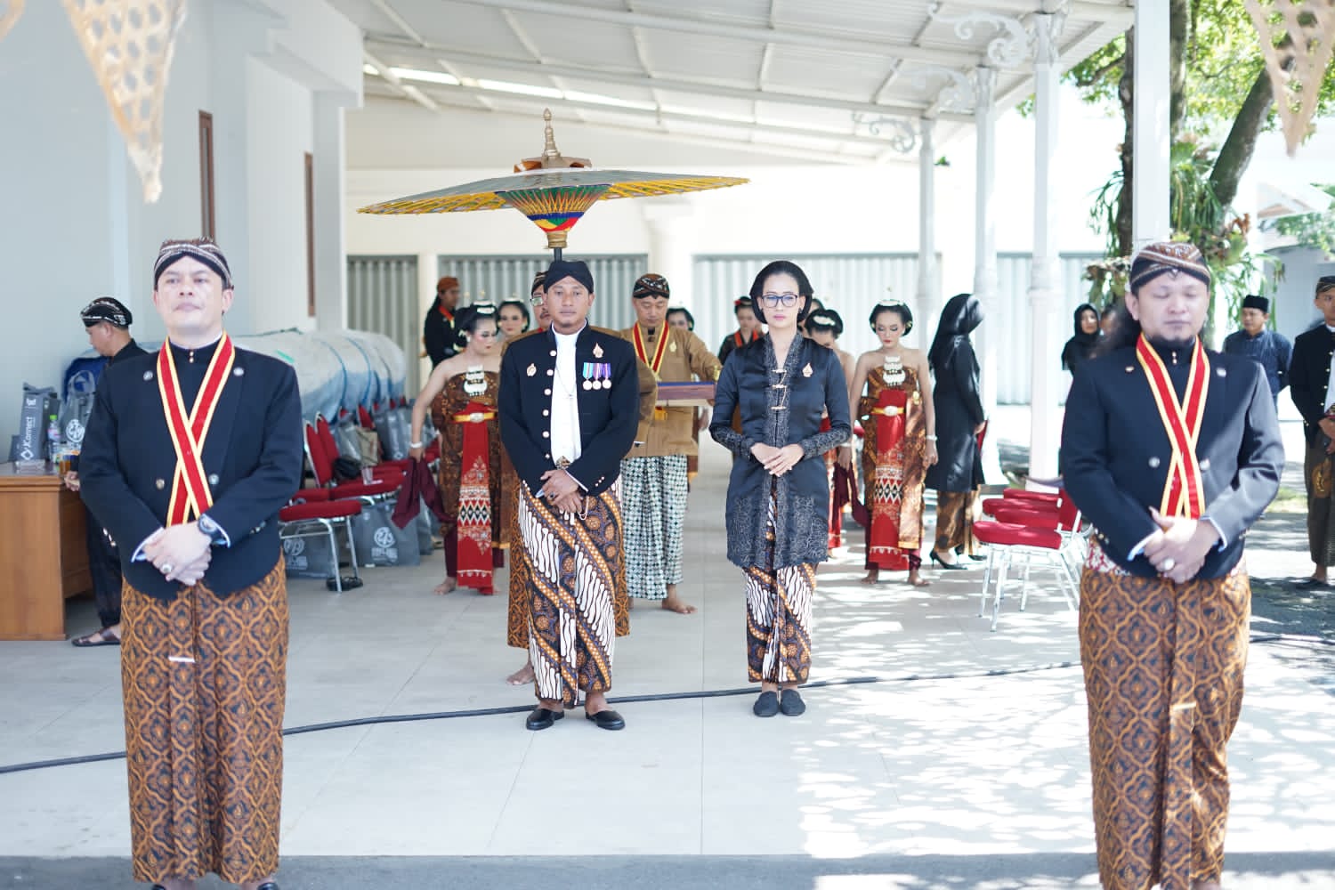 ISIH DIGOLEKI: Prosesi seremoni mengeti Hari Jadi Ke-279 Kabupaten  Pacitan dhekwingi (19/2/2024). (NUR CAHYONO/RADAR MADIUN)