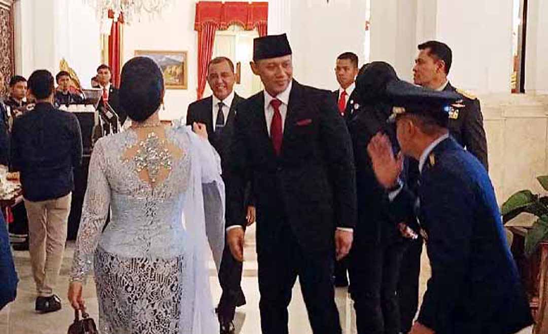 AHY beberapa saat setelah tiba di Istana Negara menjelang pelantikan. (Antara)