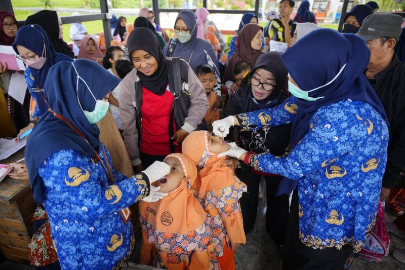 Imunisasi putaran kedua polio di Kota Madiun. (ANTARA)