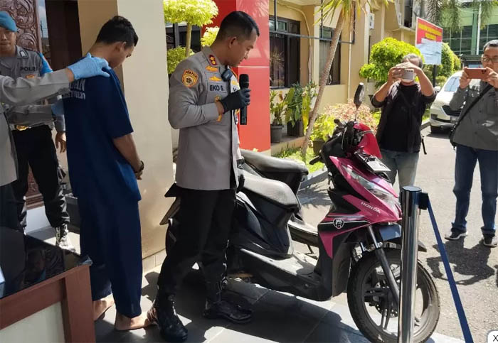 Penjambret asal Wonosobo ini diamankan warga dan diserahkan ke polisi setelah upaya kaburnya gagal.