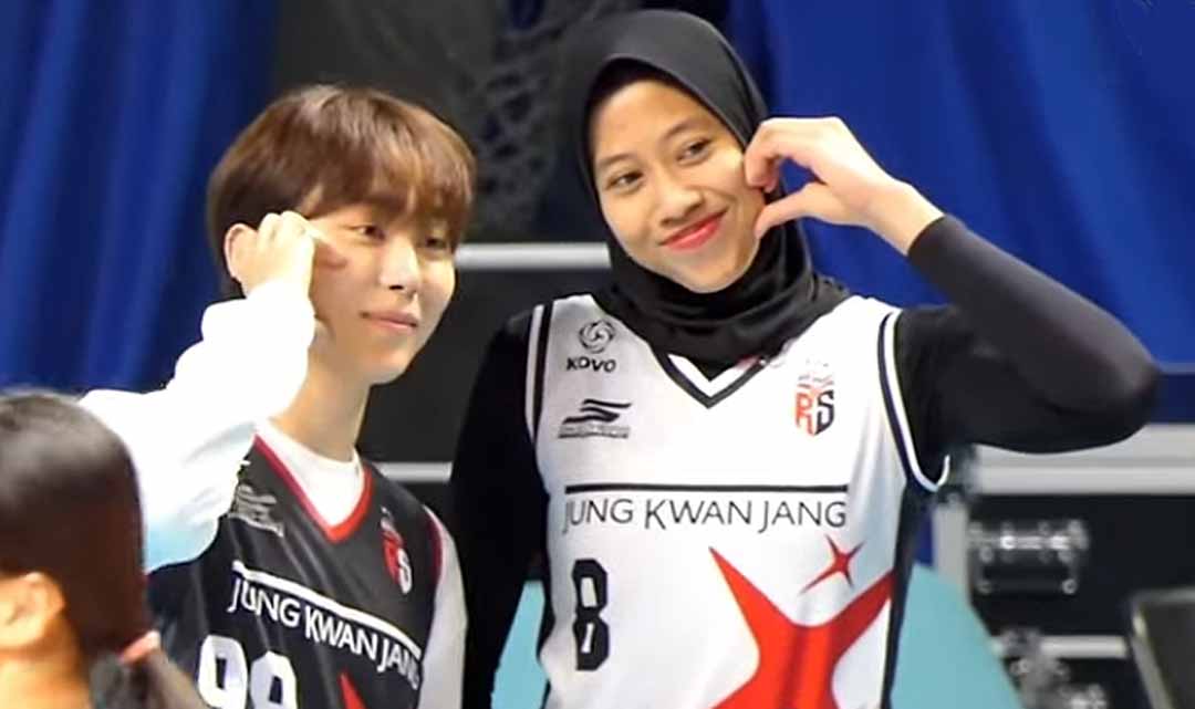Seungkwan saat foto bareng Megawati. (YouTube)