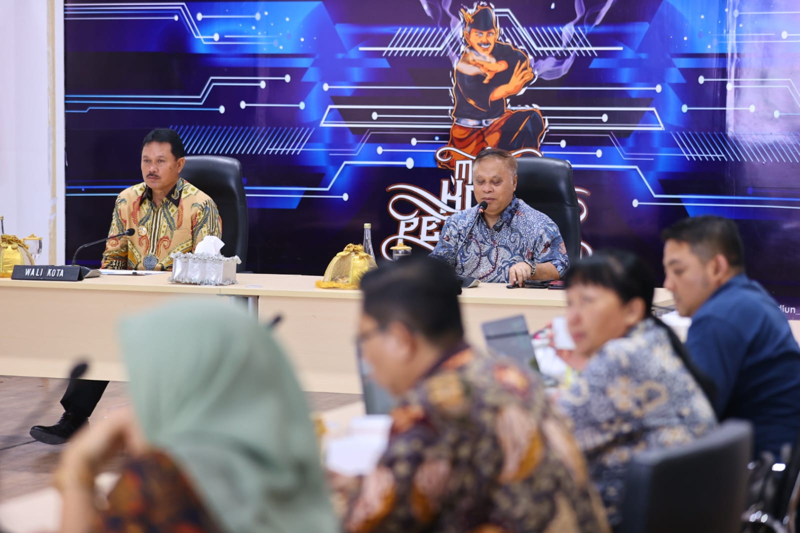 SUSTAINABLE CITY: Monitoring dan evaluasi capaian smartcity 2023 dan strategi pencapaian smartcity 2024 digelar di GCIO Kota Madiun,&nbsp;Kamis (22/2/2024). (WS HENDRO DISKOMINFO FOR JAWA POS RADAR MADIUN)