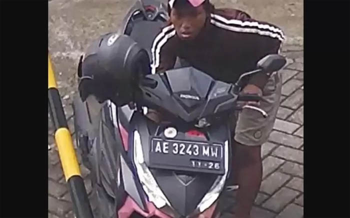 Tangkap layar video CCTV saat kejadian.