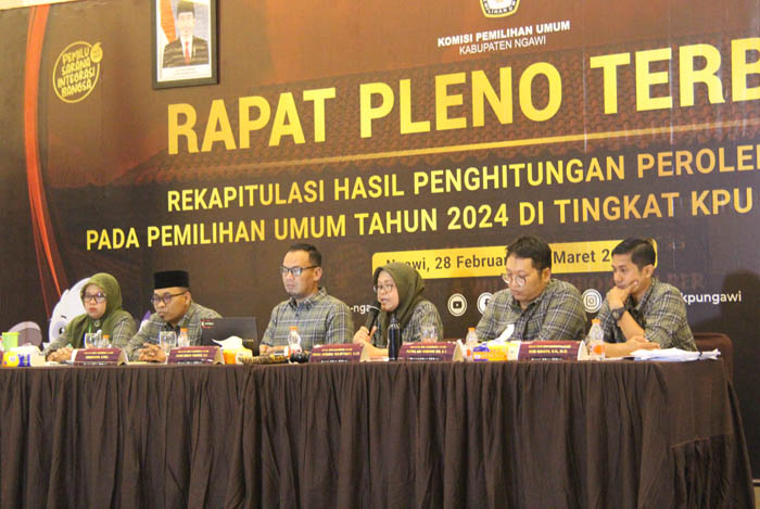 PLENO: KPU Ngawi menyelesaikan rekapitulasi suara hasil Pemilu 2024 tingkat kabupaten Jumat lalu.
