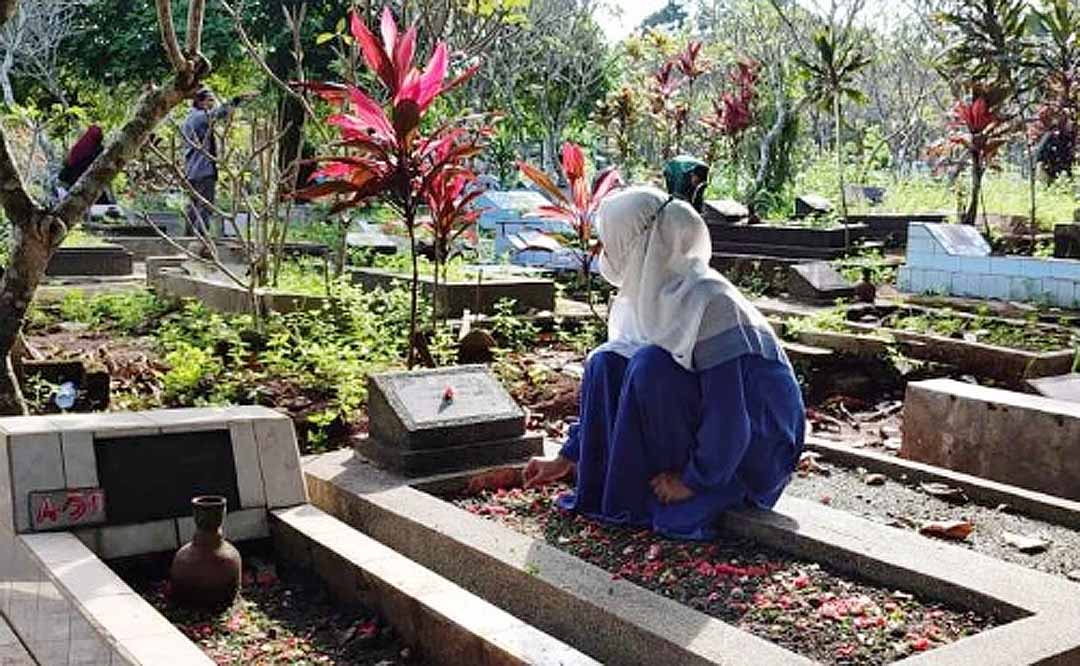 Ilustrasi ziarah kubur.