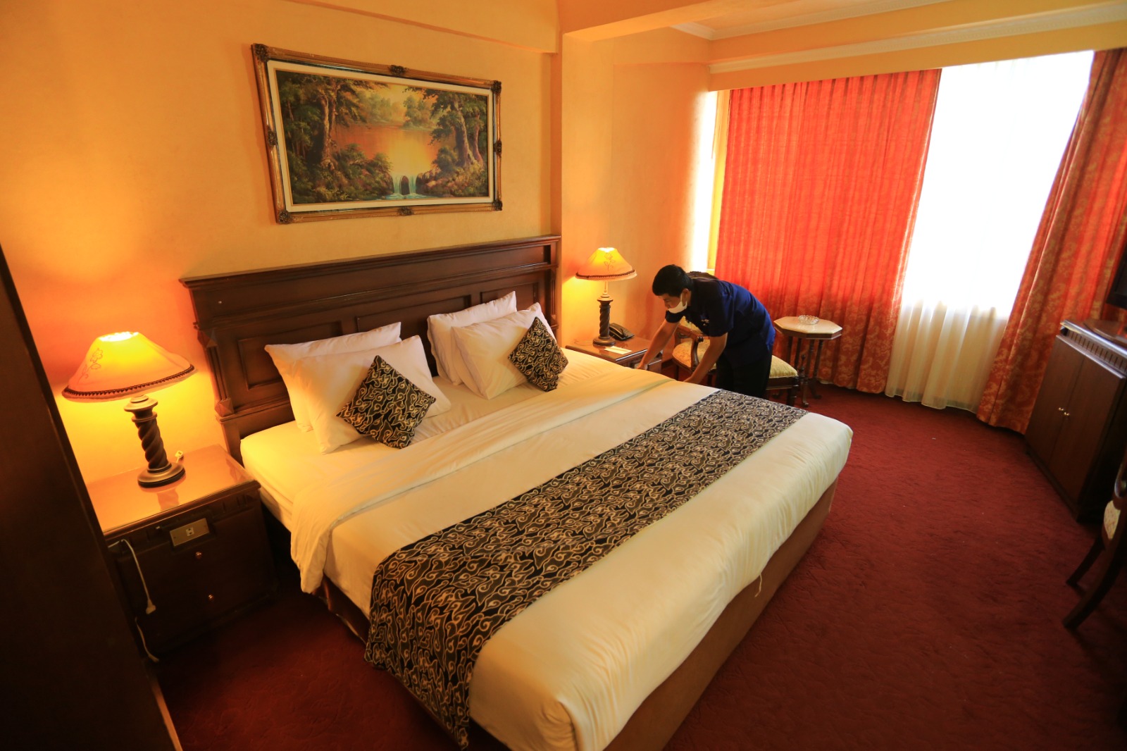 PENGINAPAN: Momen liburan Lebaran berdampak signifikan pada tingkat hunian kamar hotel di Kota Madiun. (BAGAS BIMANTARA/RADAR MADIUN)