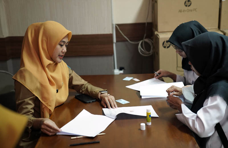 TERIKAT:&nbsp;Ratusan&nbsp;PPPK&nbsp;di&nbsp;lingkup Pemkab Ponorogo&nbsp;menandatangani&nbsp;kontrak kerja dengan Bupati Ponorogo.