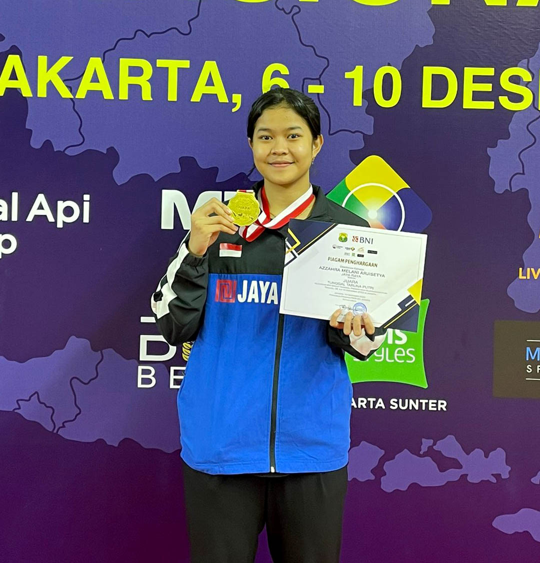 BERPRESTASI: Azzahra meraih medali emas di salah satu ajang sirnas. (AZZAHRA MELANI ARJISETYA FOR RADAR MADIUN)