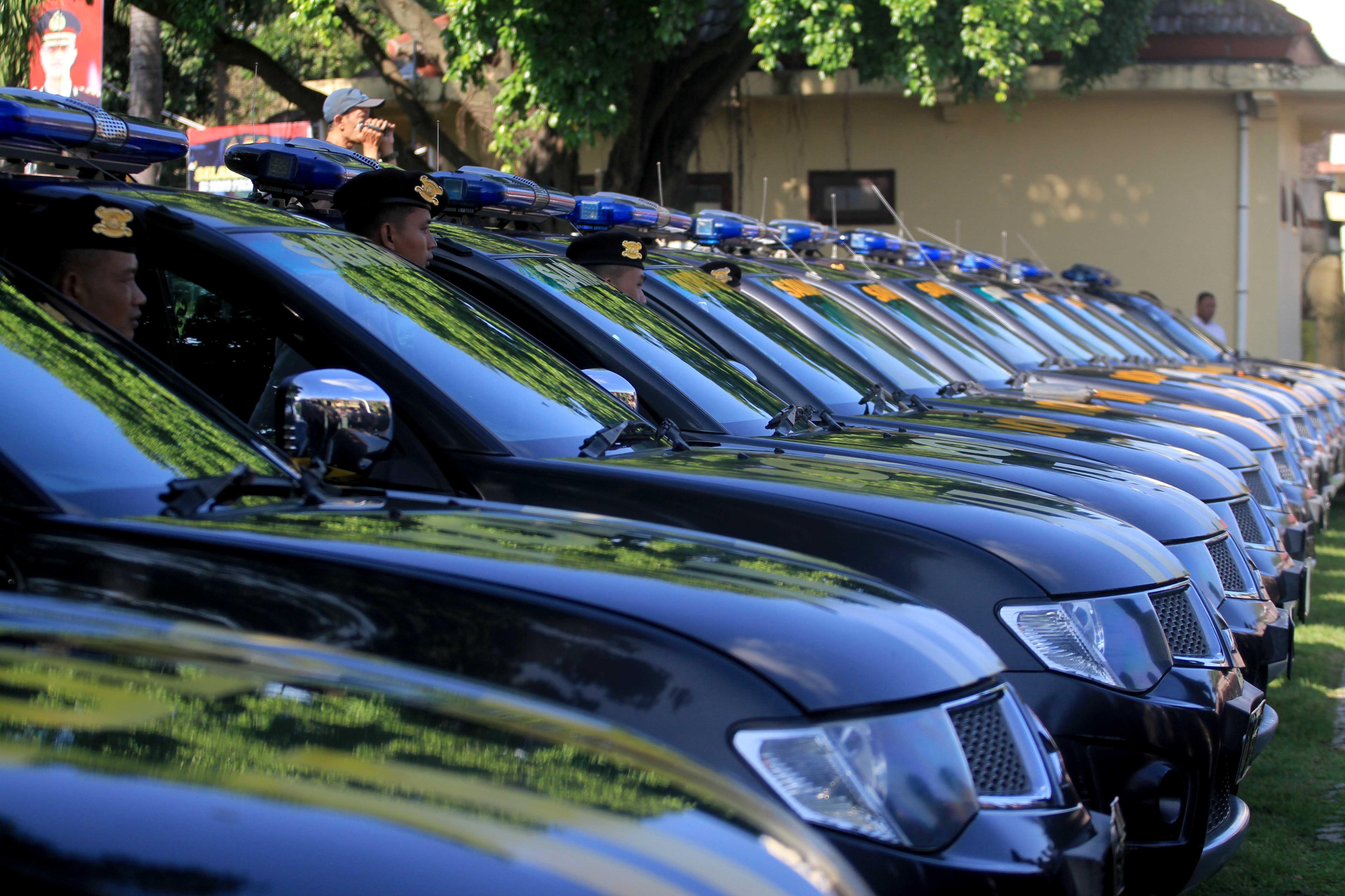 GELAR PASUKAN: Ratusan personel gabungan dikerahkan untuk mengamankan arus mudik dan balik Lebaran, Rabu (3/4).