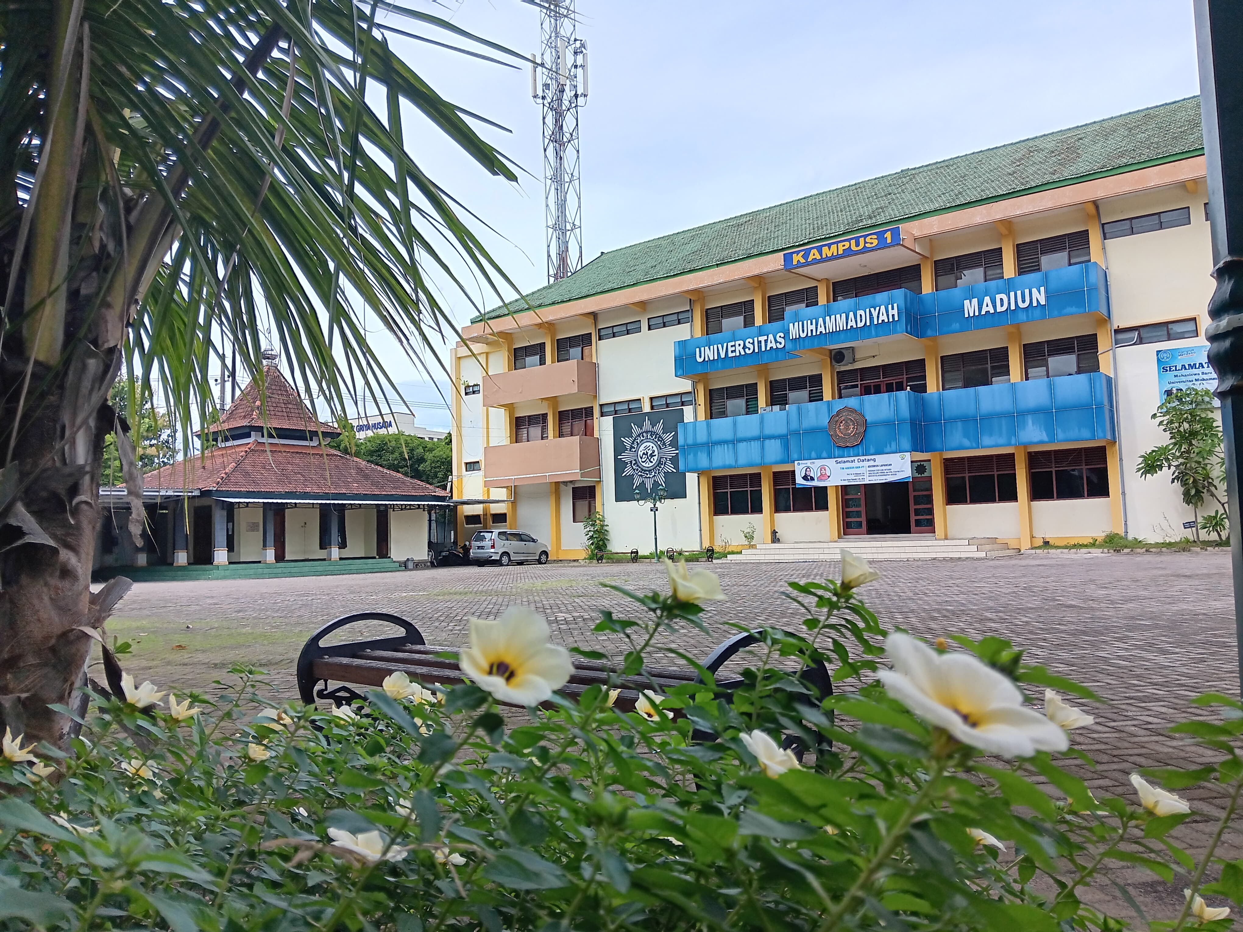 Kampus Universitas Muhammadiyah Madiun (Ummad)