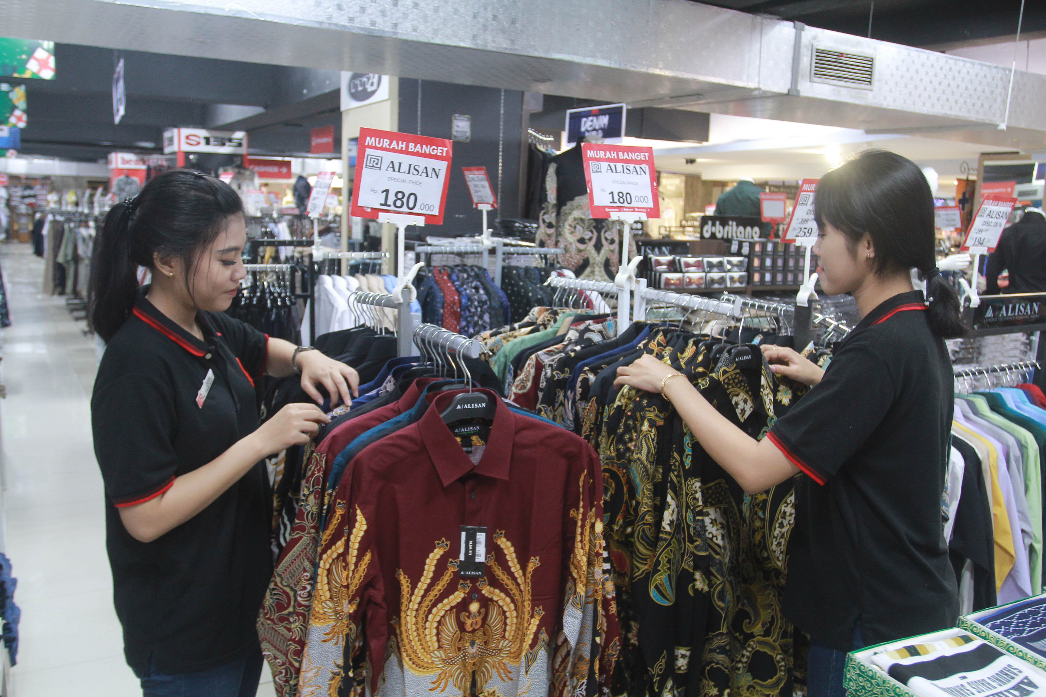 ILUSTRASI: Aktivitas tenaga kerja di Kota Madiun.&nbsp;(BAGAS BIMANTARA/RADAR MADIUN)