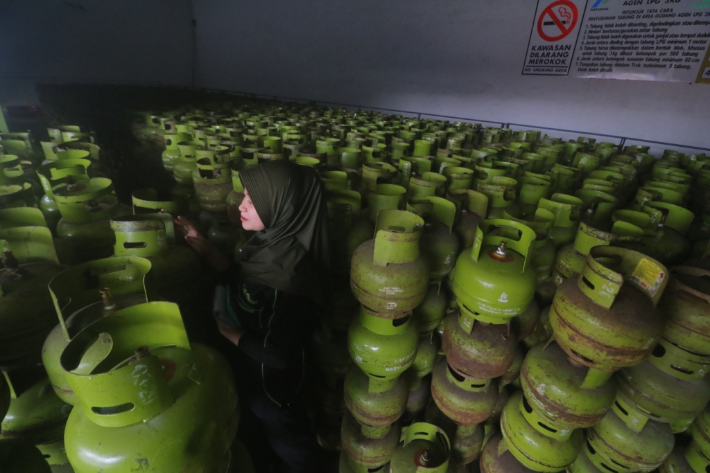 DAYA KONSUMSI: Penggunaan gas elpiji tiga kilogram saat Ramadan meningkat dibandingkan bulan biasa. (DOKUMEN JAWA POS RADAR CARUBAN)