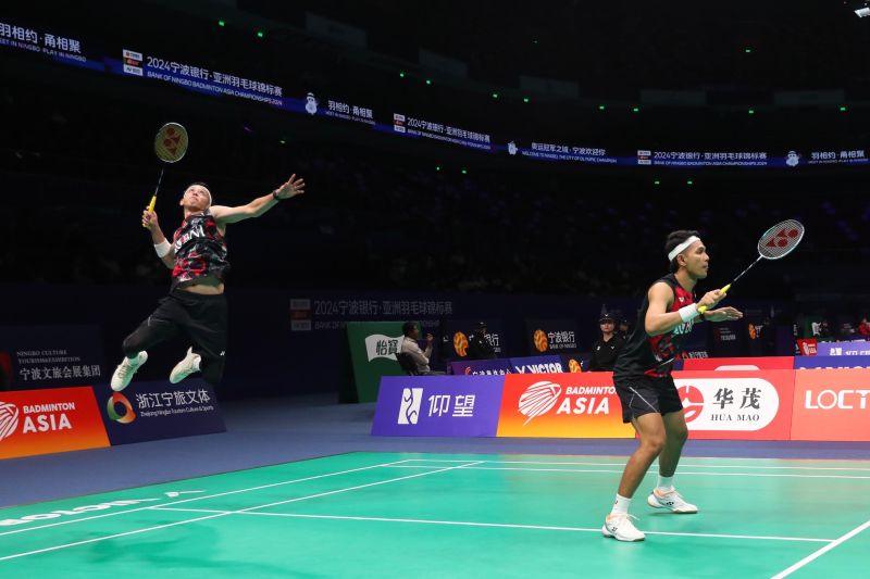 Ganda putra Indonesia Fajar Alfian/Muhammad Rian Ardianto saat berlaga pada babak pertama Kejuaraan Bulu Tangkis Asia (BAC) 2024 di Ningbo, China, Rabu (10/4/2024).