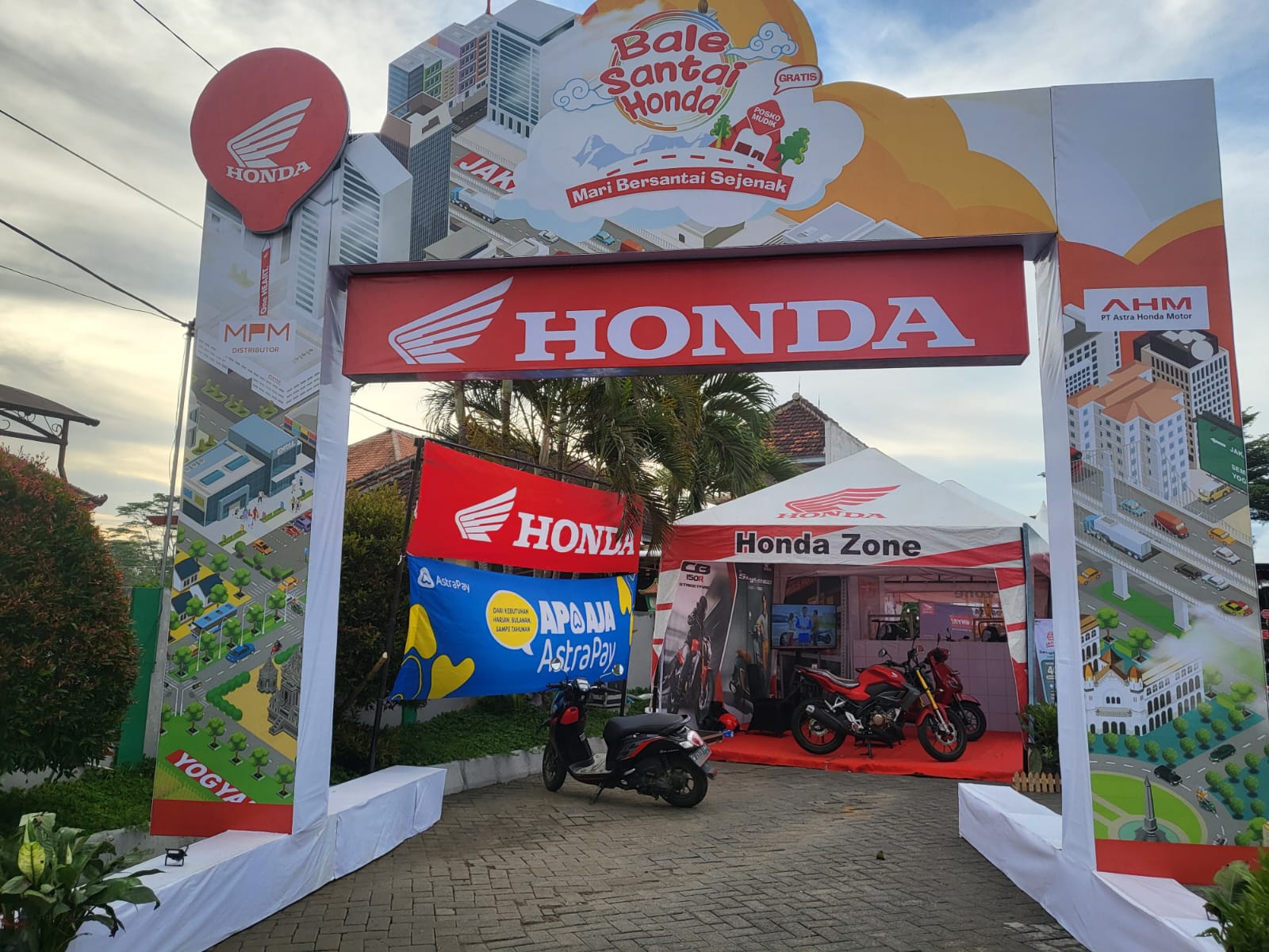 INOVATIF: Layanan Bale Santai Honda disediakan MPM Honda Jatim di Madiun, Malang dan Situbondo pada momen mudik-balik Lebaran lalu.