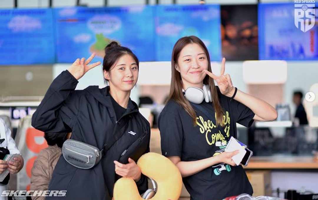 Park Hye-min dan Park Eun-jin beberapa saat usai mendarat di Jakarta