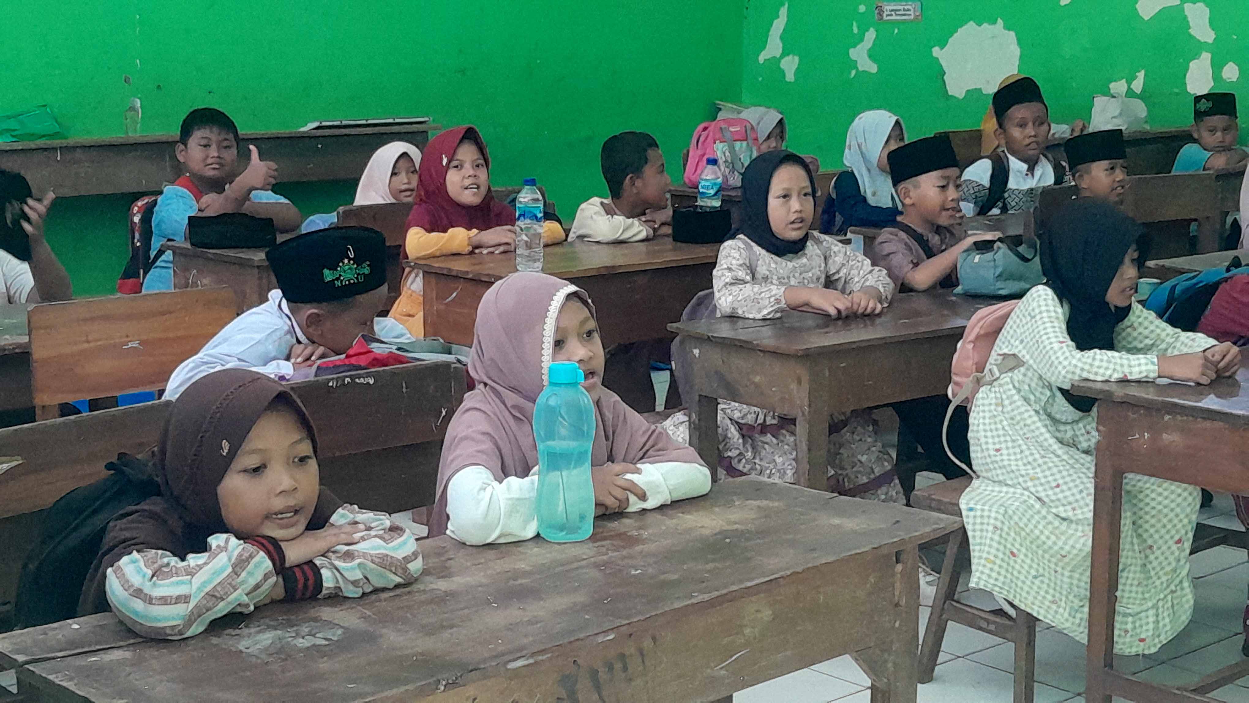Ilustrasi Foto : Sejumlah siswa SD di Ngawi saat mengikuti kegiatan di dalam rang kelas beberapa waktu lalu.