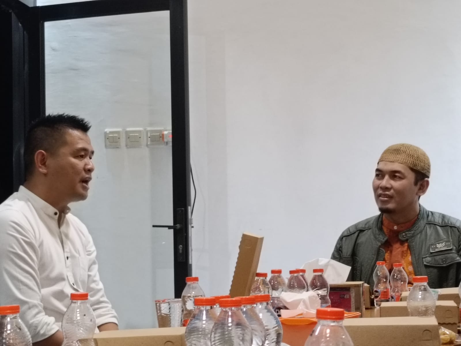 SILATURAHMI: Bacawawali Kiagus Firdaus bersua dengan para pengurus DPD PKS Kota Madiun terkait arah dukungan politik di pilkada 2024. (HENGKY RISTANTO/RADAR MADIUN)
