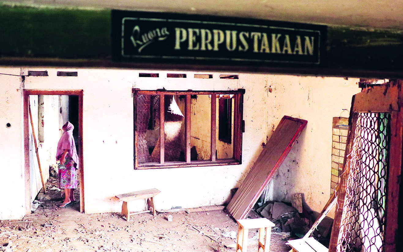 CIKAL BAKAL: Sisa-sisa peninggalan kampus IAIN Ponorogo saat berada di ruko lantai dua milik H. Idris (Pendiri Ponpes Al Idris) Jalan Urip Sumoharjo. (SUGENG DWI N/RADAR MADIUN)