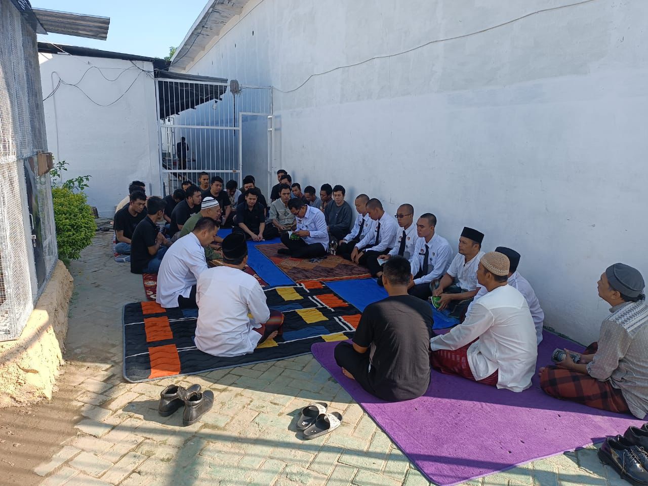 Narapidana Lapas Kelas I Madiun mengikuti pembinaan kerohanian. (ISTIMEWA)