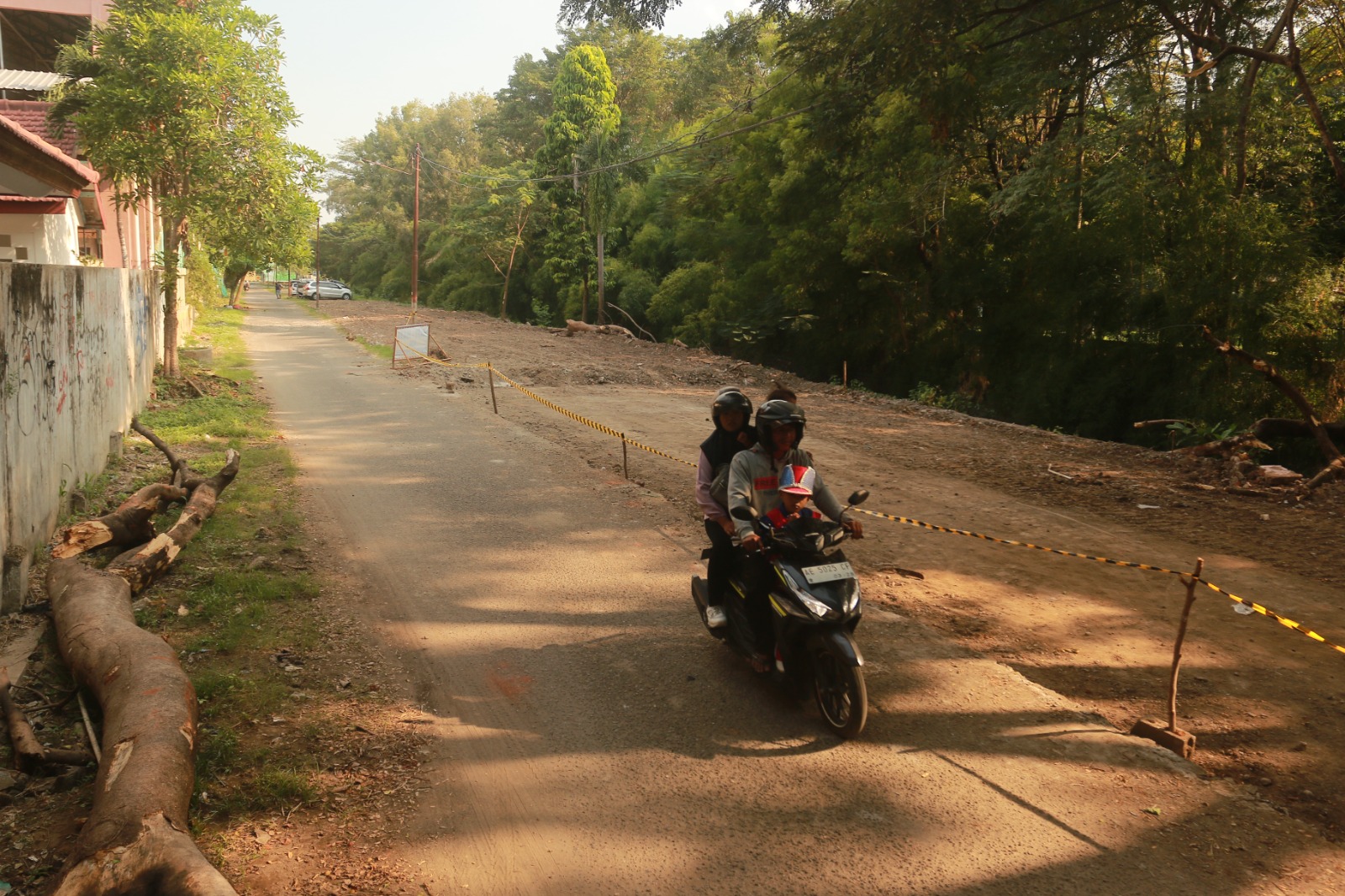 BAKAL LEBIH RAPI: DPUPR Kota Madiun mulai nyicil penataan kawasan Jalan Larasati tahun ini. (BAGAS BIMANTARA/JAWA POS RADAR MADIUN)