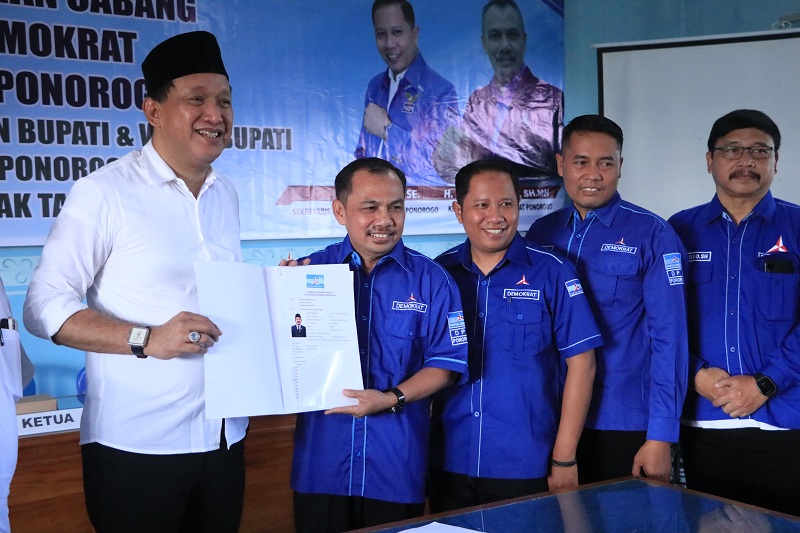 MACUNG: Ipong menyerahkan pendaftaran rekomendasi partai ke PKB, Demokrat dan Nasdem dua hari terakhir
