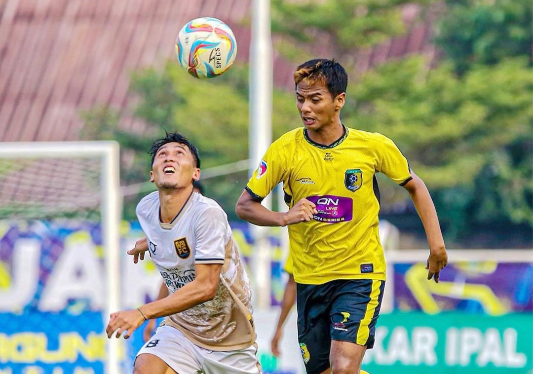 PSM Madiun saat menghadapi Waanal Brothers musim lalu.