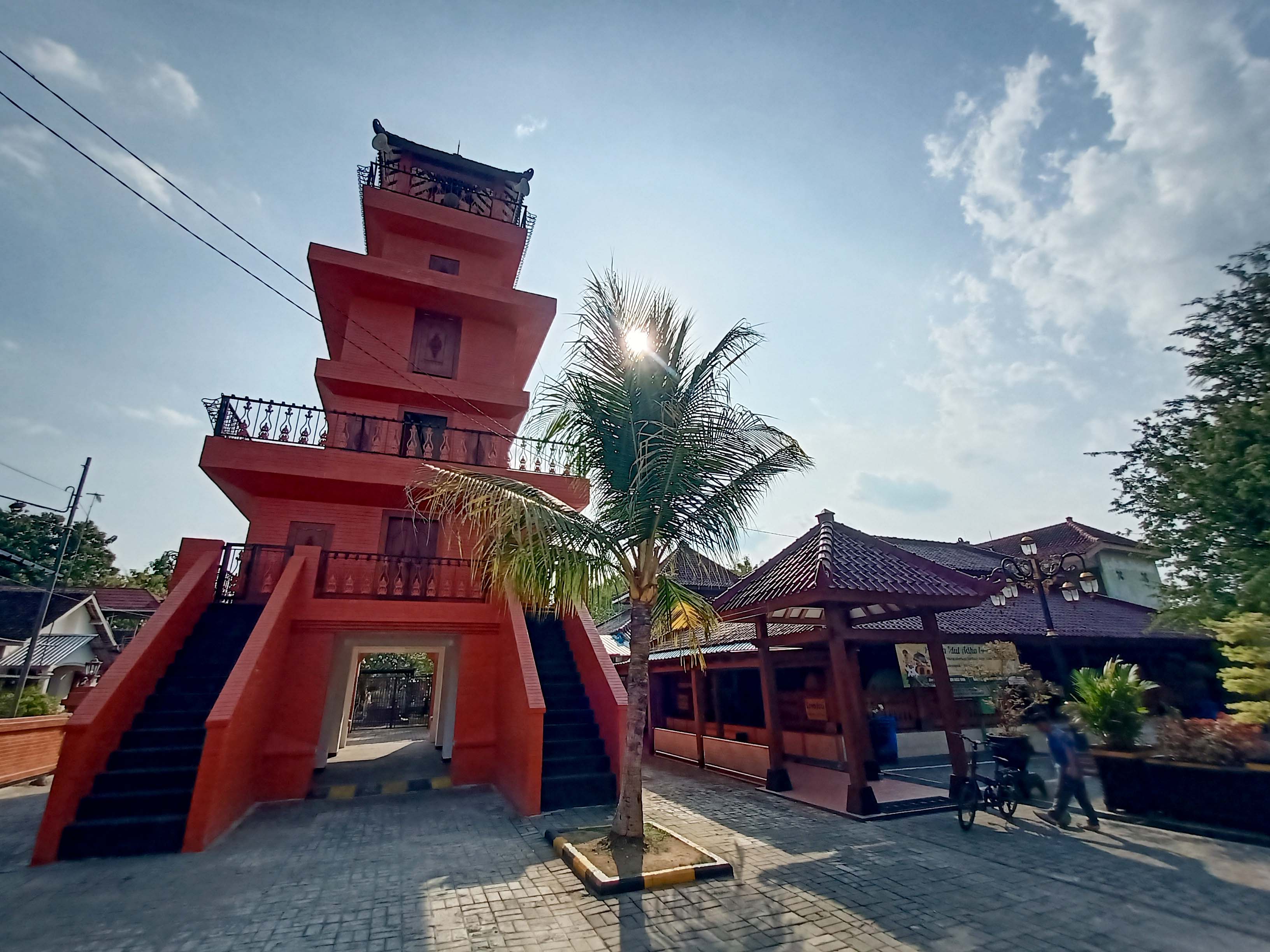 BERSEJARAH: Masjid Kuno Kuncen bakal menjadi salah satu pusat wisata religi yang ada di Kota Madiun selain Masjid Kuno Taman. (BAGAS BIMANTARA/RADAR MADIUN)