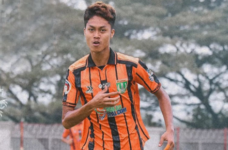 Selebrasi Ananda usai mencetak gol ke gawang Persiku.