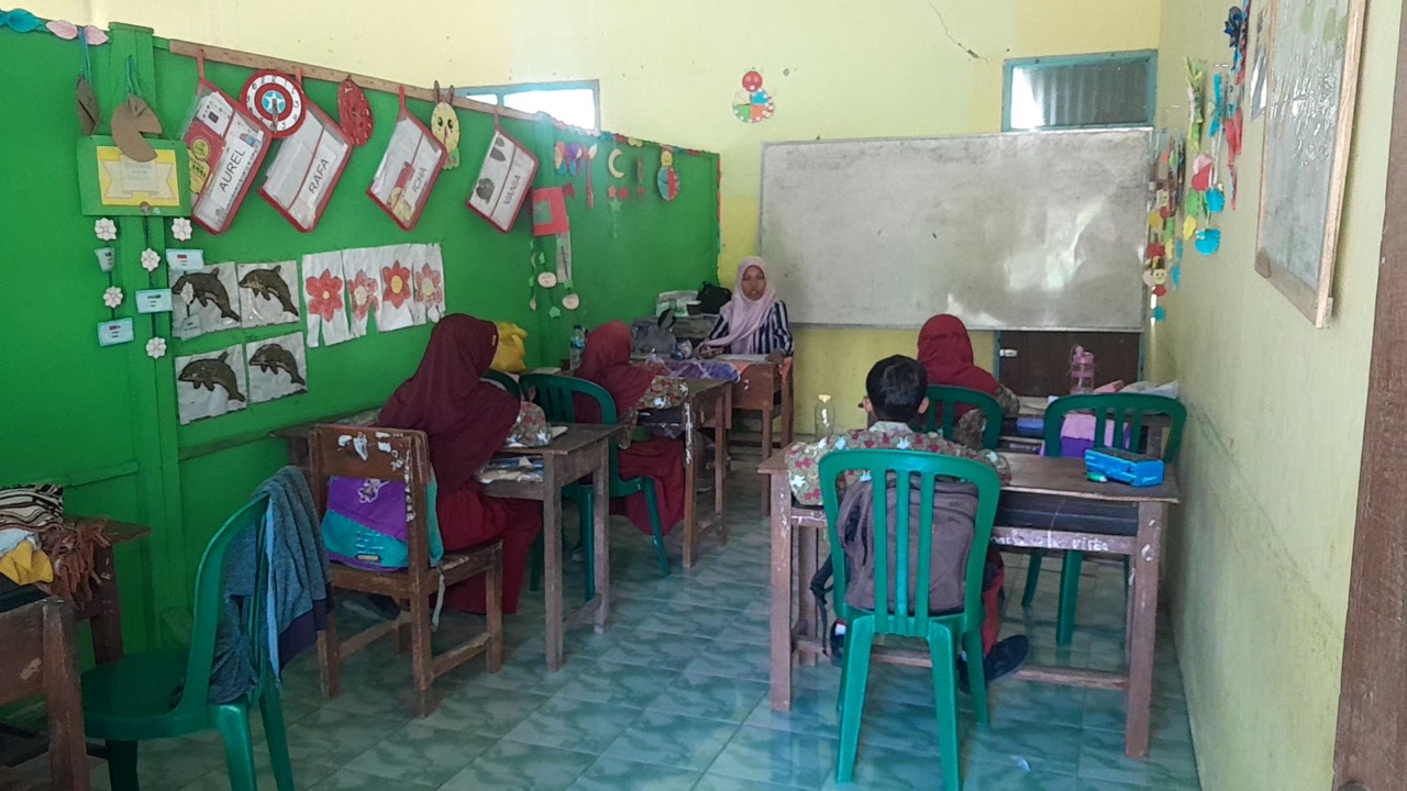 PENDIDIKAN DASAR: Kondisi salah satu SDN di Kabupaten Ngawi. Dikbud setempat klaim lulusan SD tahun ini susut.