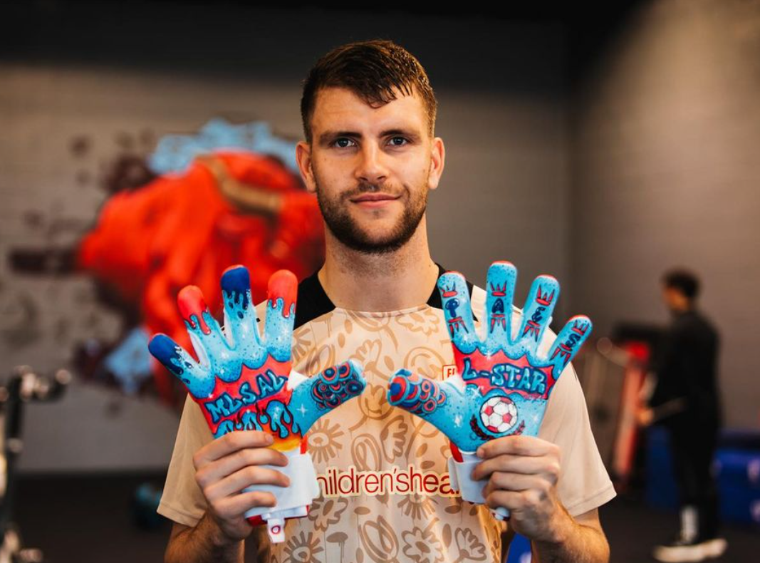 PENGAKUAN: Maarten Paes terpilih masuk dalam MLS All-Star 2024, setim dengan Messi dan Suarez. (INSTAGRAM)