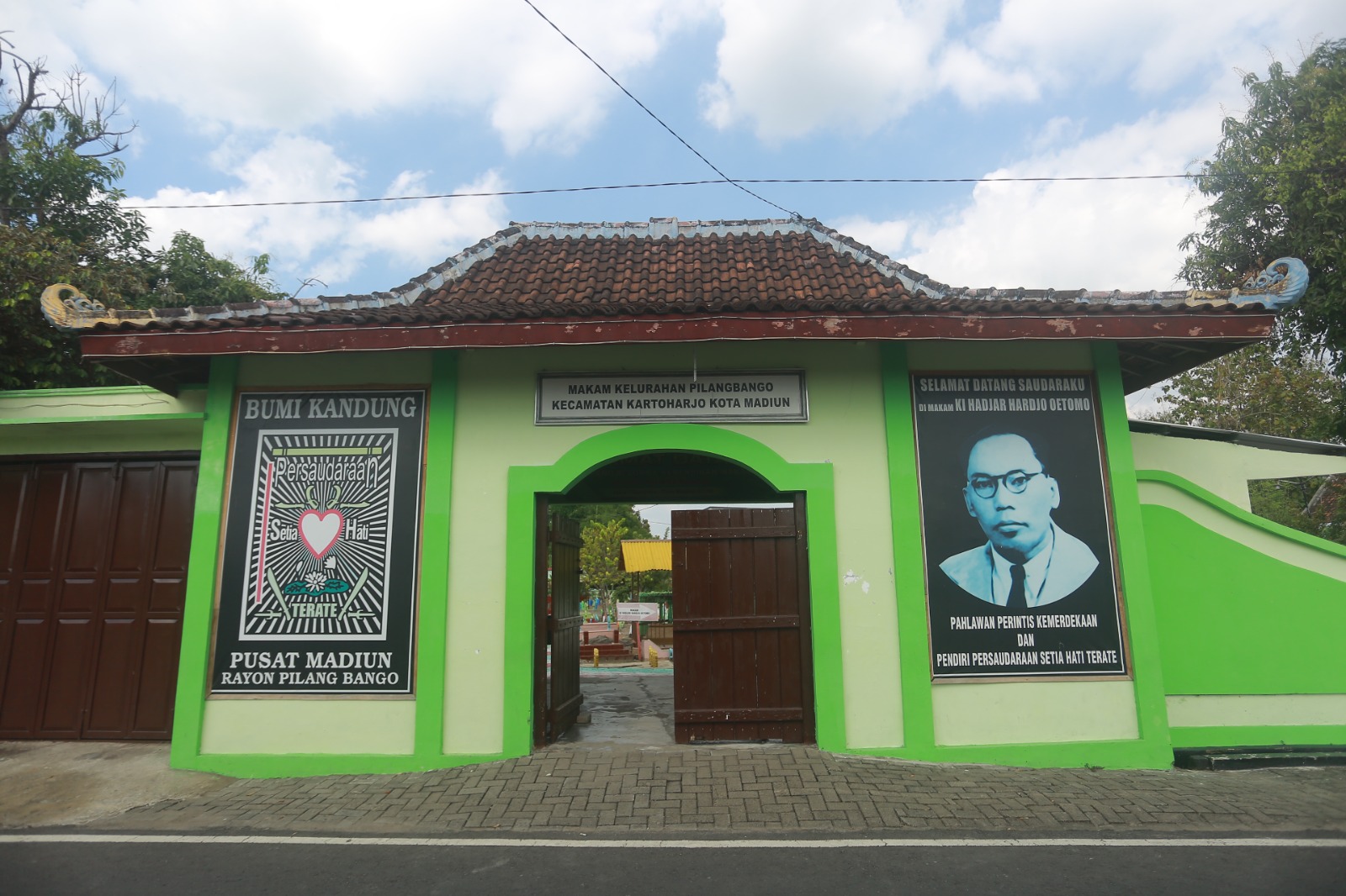 ALASAN KEAMANAN: Tradisi nyekar makam leluhur kembali ditiadakan saat Suroan-Suran Agung tahun ini. (BAGAS BIMANTARA/RADAR MADIUN)