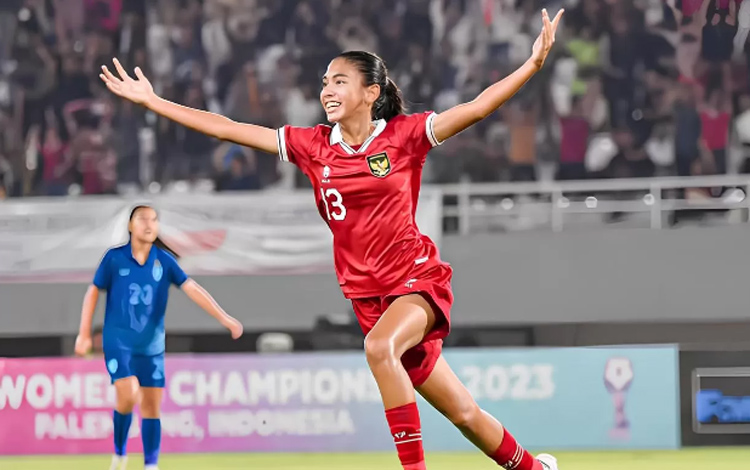 Claudia Scheunemann dalam sebuah pertandingan bersama timnas.