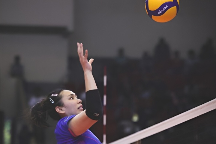 Yolla Yuliana cs juara babak final four.