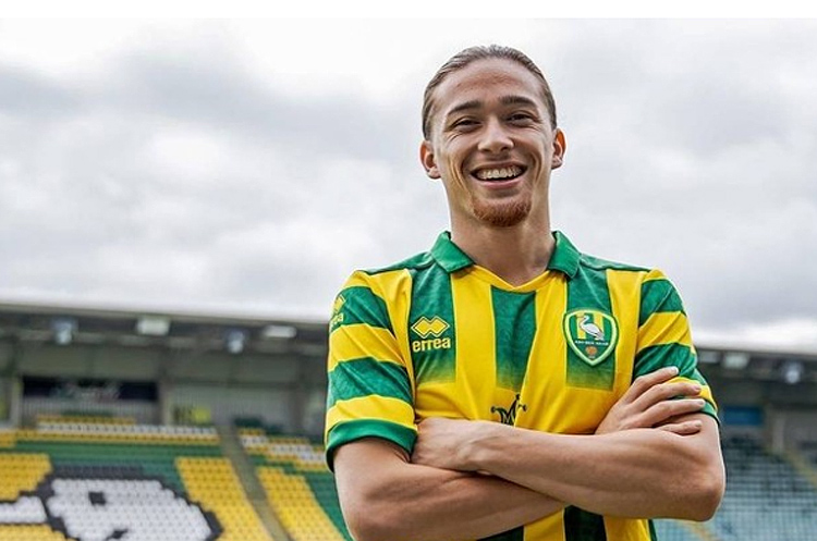 Jordy Wehrmann kini resmi berseragam Madura United.