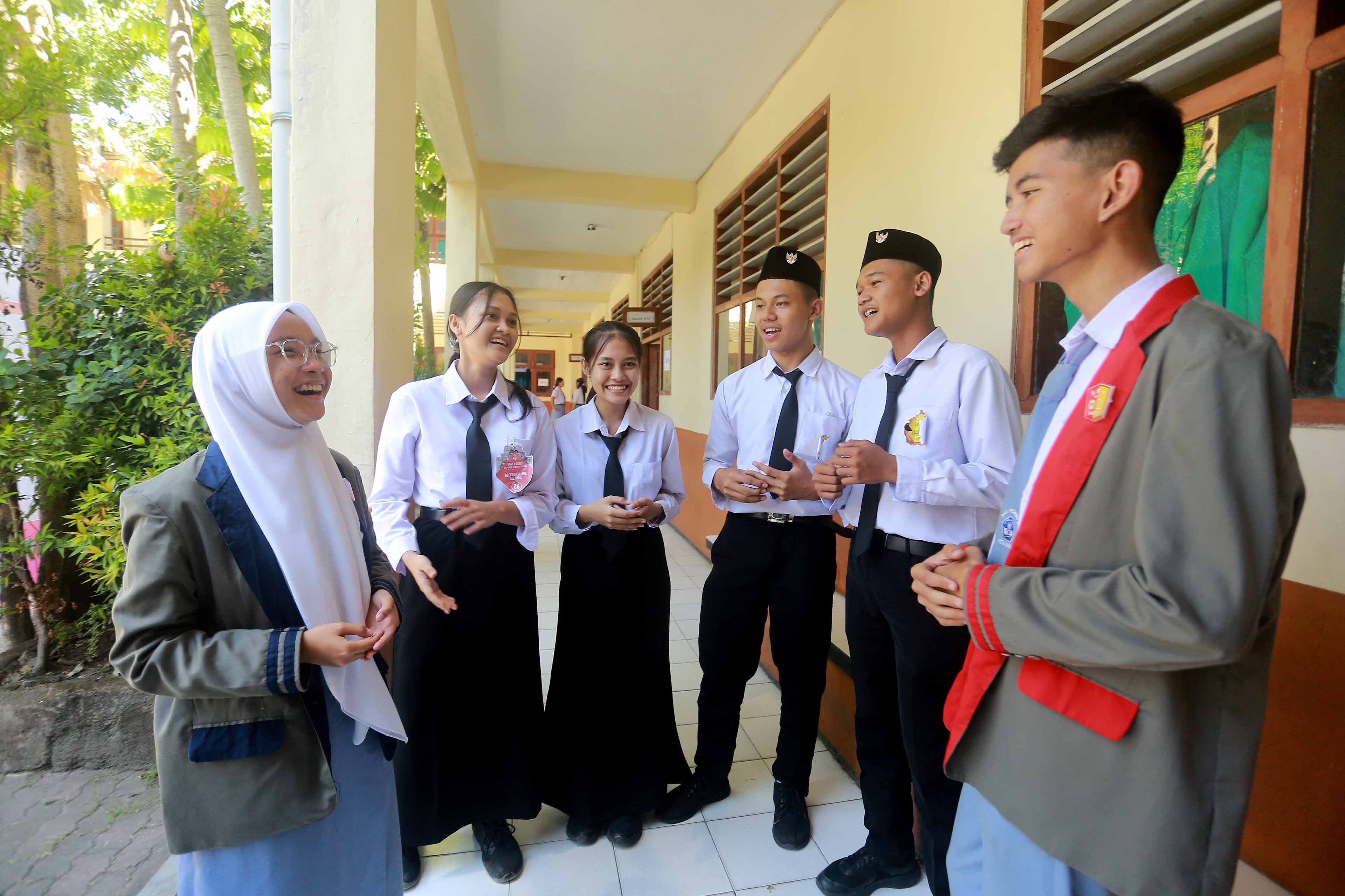 PENDIDIKAN: Suasana masa pengenalan lingkungan sekolah (MPLS) di SMAN 2 Kota Madiun kemarin.&nbsp;(BAGAS BIMANTARA/RADAR MADIUN)