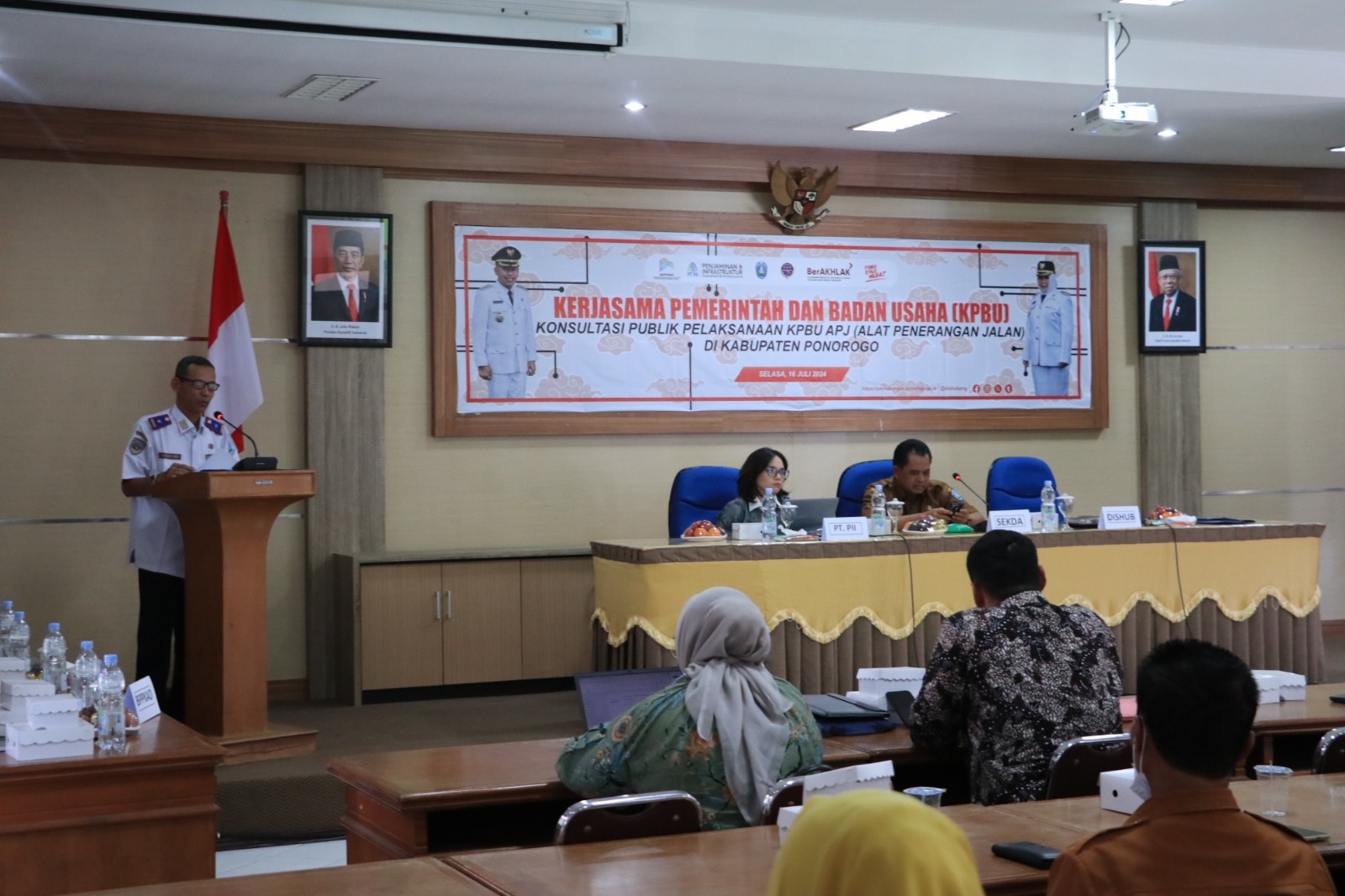 KONSULTASI PUBLIK: Pemkab Ponorogo menggelar uji publik terkait rencana pemasangan 3.000 PJU, Selasa (16/7).