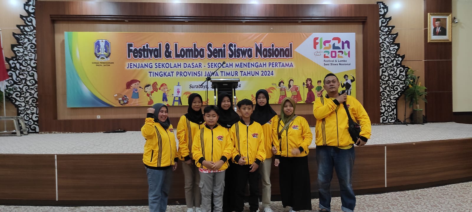 KEREN: Dua siswa SDN 01 Klegen Kota Madiun juara Festival dan Lomba Seni Siswa Nasional (FLS2N) 2024 melaju ke Jawa Timur. (ISTIMEWA)