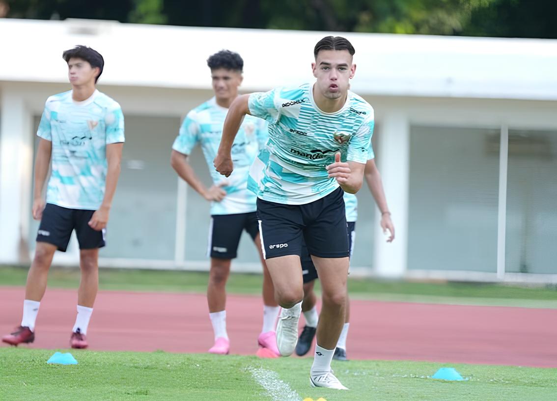 Jens Raven saat latihan.