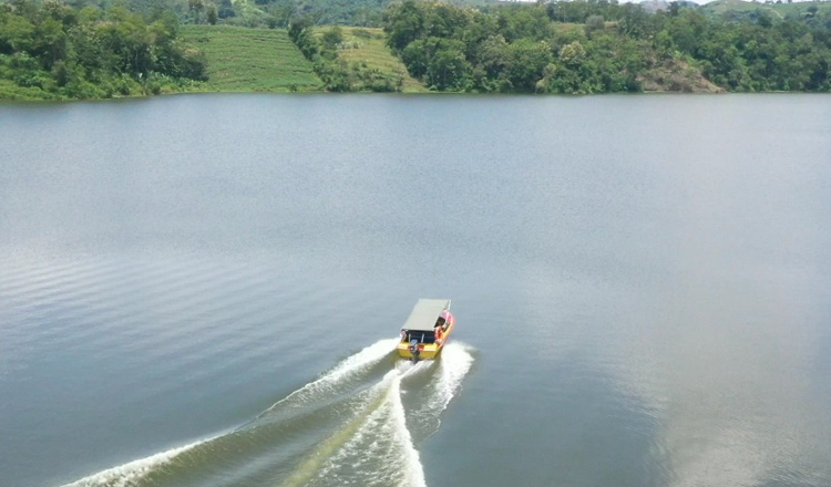 INDAH: Bendungan Logung menawarkan hawa sejuk dan pemandangan indah.