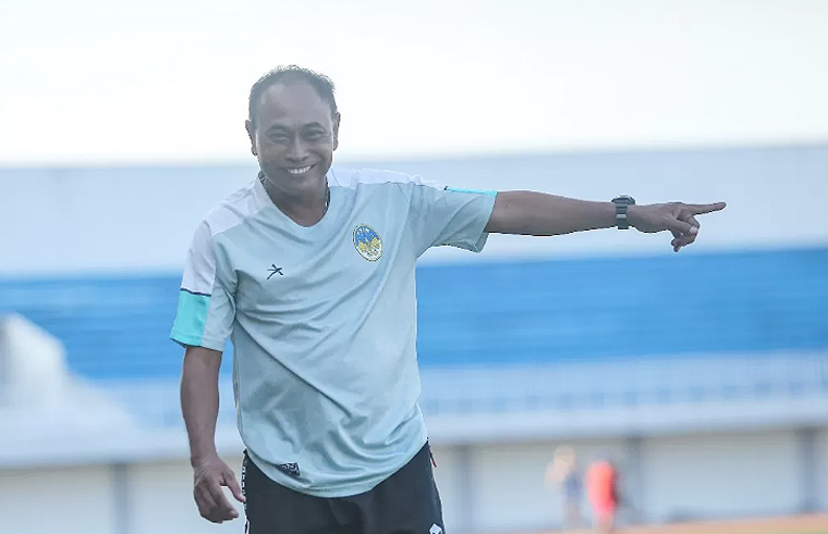 Kas Hartadi saat masih menukangi PSIM Jogjakarta.