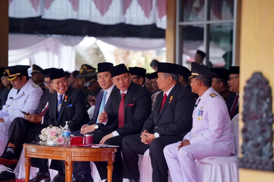 MANTAN PRESIDEN: SBY saat mengikuti upacara HUT RI di Pacitan, tahun lalu. (NUR CAHYONO/RADAR MADIUN)
