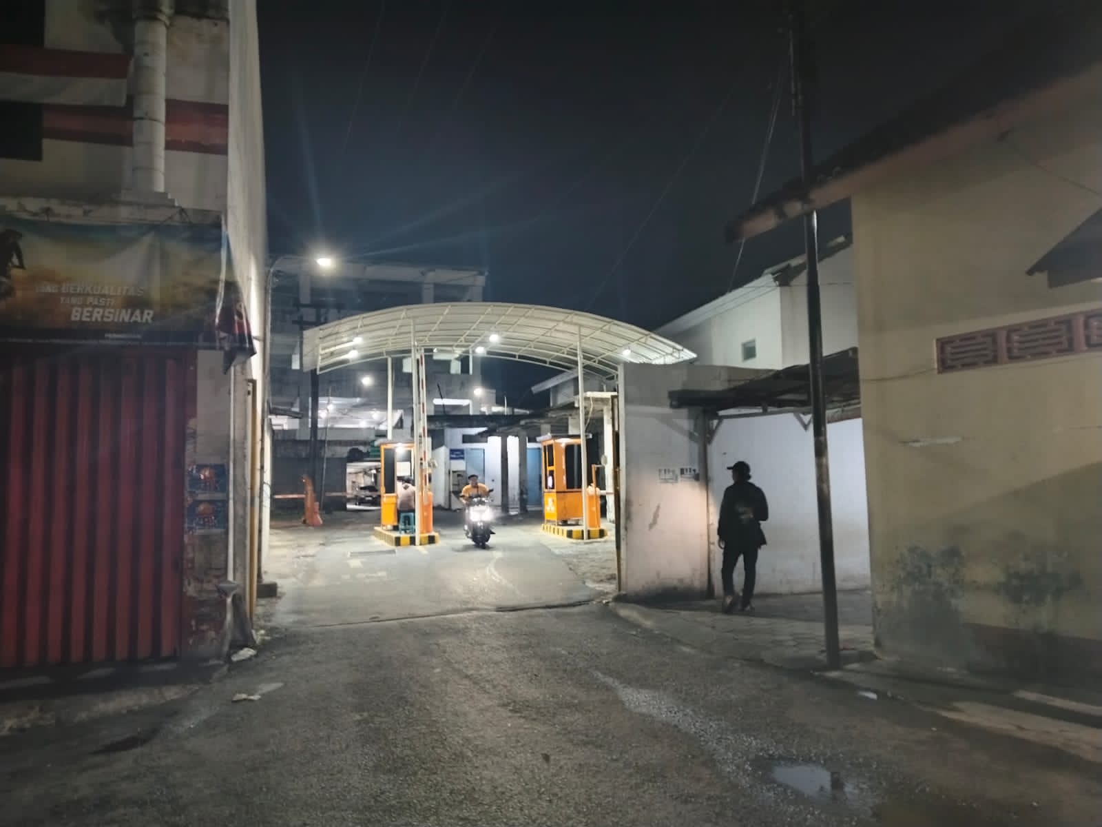 TKP kasus penganiayaan antar jukir di PBM. (BAGAS BIMANTARA/RADAR MADIUN)