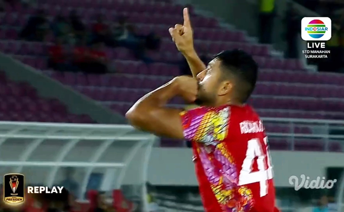 Selebrasi Ricardo Lima.usai mencetak gol.