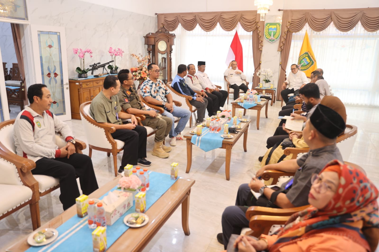 MOMEN AGUSTUSAN: Pj Wali Kota Madiun Eddy Supriyanto memimpin rakor persiapan peringatan HUT Ke-79 Kemerdekaan RI, Jumat (2/8) lalu.&nbsp;(WS HENDRO/DISKOMINFO KOTA MADIUN)&nbsp;