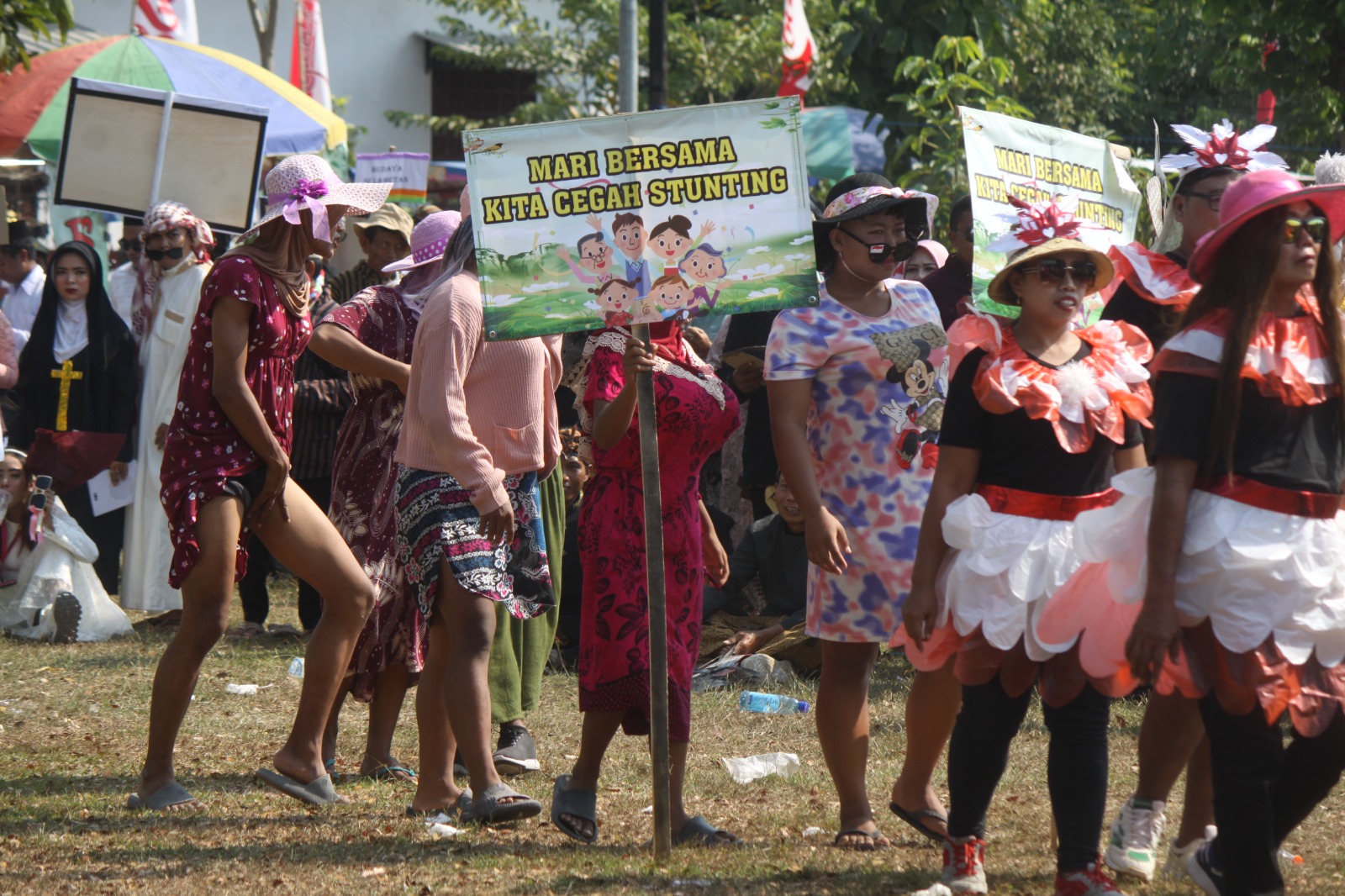 SEMARAK HUT RI: Karnaval se-Kecamatan Bringin mengawali peringatan HUT ke-79 RI berlangsung semarak dan penuh kreativitas. (SATRIO JATI WASKITO/RADAR NGAWI)