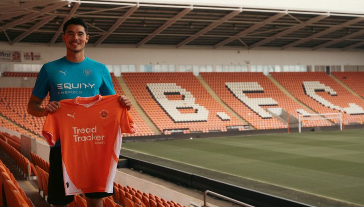 RESMI: Elkan Baggott diperkenalkan sebagai pemain baru Blackpool FC. Pemain Timnas Indonesia tersebut dipinjam dari Ipswich Town. (OFFICIAL WEBSITE BLACKPOOL FC)
