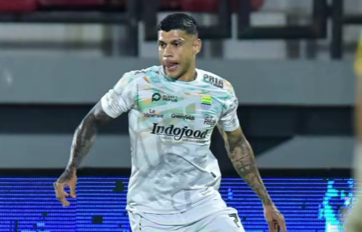 Aksi Ciro Alvez kerap merepotkan Dewa United.