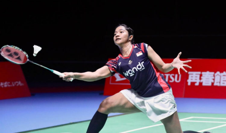 MENANG: Ester Wardoyo sukses mengalahkan wakil Thailand.