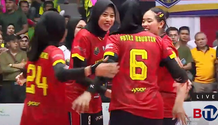 Megawati Hangestri cs menang 3-1 atas putri Polda Jabar.