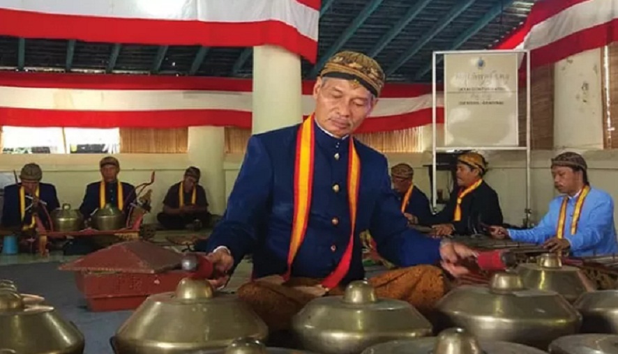 WAJIB ANA: Para pangrawit mainake Gamelan Sekaten ing Keraton Kasunanan Surakarta (Solo), Jawa Tengah. (DOKUMEN/SOLO BALAPAN)